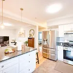 40-Newly Renovated, Stylish And Beautiful Apartment With 4Br