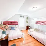 Apartment 40-newly Renovated, Stylish And Beautiful With 4br *