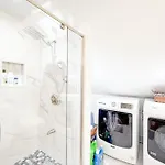 40-newly Renovated, Stylish And Beautiful With 4br Apartment