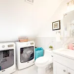 40-newly Renovated, Stylish And Beautiful With 4br Apartment