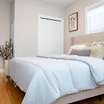 40-newly Renovated, Stylish And Beautiful With 4br Apartment