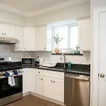 Apartment 40-newly Renovated, Stylish And Beautiful With 4br