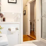 Apartment 40-newly Renovated, Stylish And Beautiful With 4br