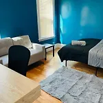 Homestay On The Ave *