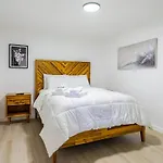 Luxury 2 Bed 2 Bath East Boston