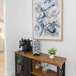 Luxury 2 Bed 2 Bath East *