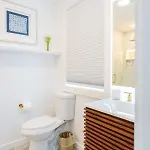 Luxury 2 Bed 2 Bath East *