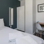 Apartment Quarters On Dot By Thatch