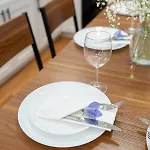 Apartment 558-3 3br - Modern Nest Near Franklin Park *