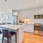 Private Downtown Seaport Apartment *