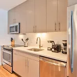 Private Apt In Downtown Seaport