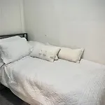 Quiet Two Bedroom In Convenient Location