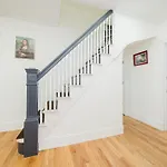 Apartment 76 Carruth - 4br Cozy And Lovely