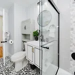Apartment 76 Carruth - 4br Cozy And Lovely *