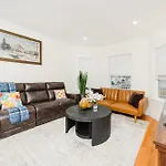 Apartment 76 Carruth - 4br Cozy And Lovely