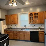 Quiet Two Bedroom In Convenient Location Apartment Boston
