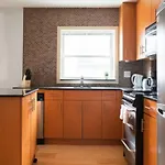 Studio Close To Longwood Medical