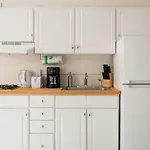 Charming 1 Bedroom Newbury Street