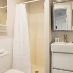 Centrally Located 1bed Newbury Street Apartment