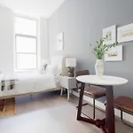 Airy Downtown Pet Friendly Apartment