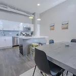Lavish 3 Bed In Downtown Keyless Entry Apartment