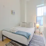 Almost There 4bed 2bath In Downtown *