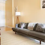 Large Ceilings Centrally Located 4Bed 2Bath