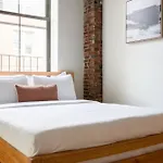 Beautiful 4br 2br Downtown Xing High Ceilings *