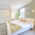 Sleek Fidi Studio Close To Public Transit