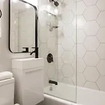 Apartment Modern In South End
