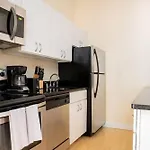 Beautiful 4br 2br Downtown Xing High Ceilings