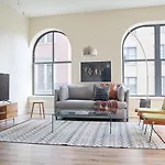 Spacious 2Br Fidi District Centrally Located