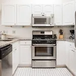 Luxury 4br 3ba In Fenway W Epic Roof Deck Apartment *