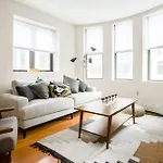 Delightful Downtown 2bed 2bath