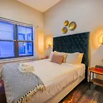 Keyless Entry Laundry In Unit Pet Friendly
