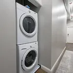 Keyless Entry Laundry In Unit Pet Friendly