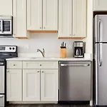 Spacious 1br In Fidi Close To T Apartment *