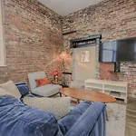 Unbeatable Location 4 Bed Loft Parking Optional