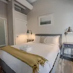 Parking Available Fully Furnished 4 Bed 2 Bath Flat *