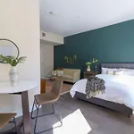 Fidi Laundry In Building Fast Wifi Apartment Boston