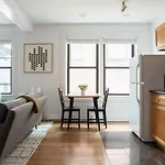 Modern 1brs Steps From Common And South End *