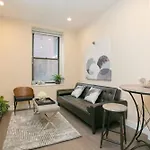 Apartment Newly Designed Loft - Fast Wifi - Pet Friendly *