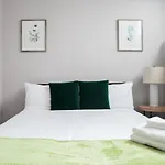 Perfect Traveling Nurse Housing In Theatre District * Boston