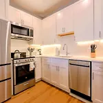 Spacious Back Bay 2Br