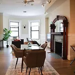 Lovely Fenway 1br In Historic Building Apartment