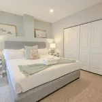 Luxury Loft Washer And Dryer Pet Friendly