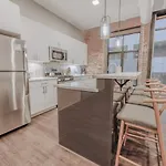 Elegant 2 Bedroom Prime Location