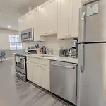 Financial District 1br Walk To Anything Apartment