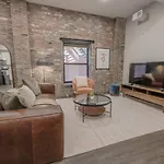 Charming 1 Bedroom Apt Laundry In Unit