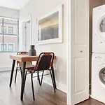 Comfy Financial District 1 Bed With Keyless Entry Apartment *
